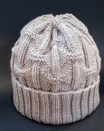 Схема вязания для мужской шапки спицами