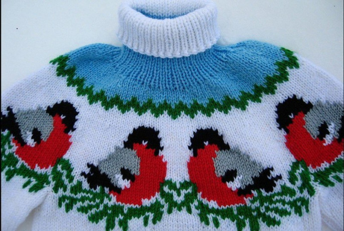 Шапочка и свитер "Снегири": находка для любящей бабушки! 1