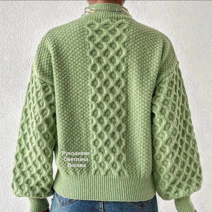 Фактурный свитер спицами. Схема и выкройка