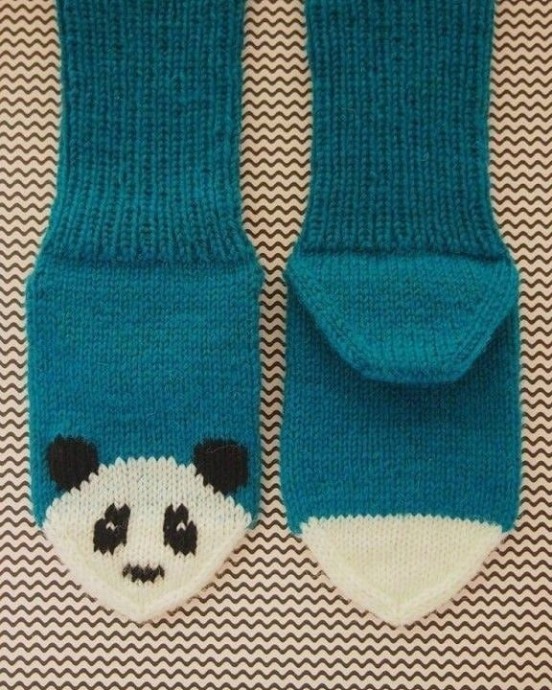 Классная идея для носочков и варежек в виде панды