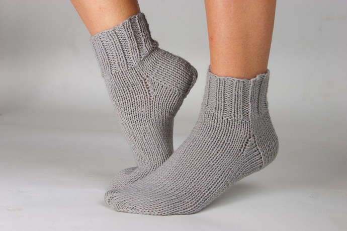 Как рассчитать расход пряжи для вязания носков?