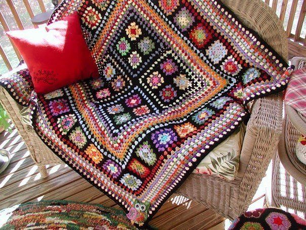 Уютные коврики из бабушкиного квадрата