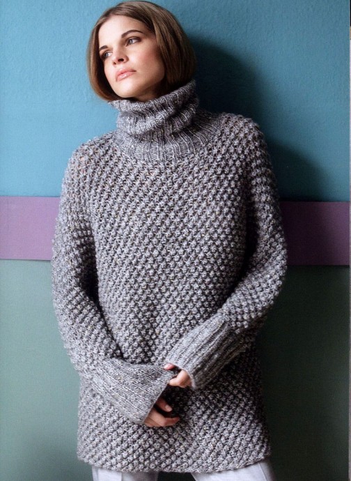 Женский свитер с узором "Шиповник"