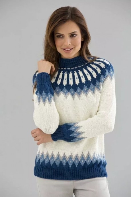 Вязаный пуловер с замечательным зимним узором