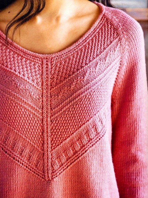 Изящный пуловер от Норы Гоан