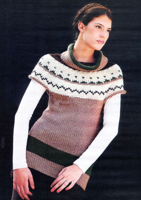 Удлиненный пуловер с круглой кокеткой спицами