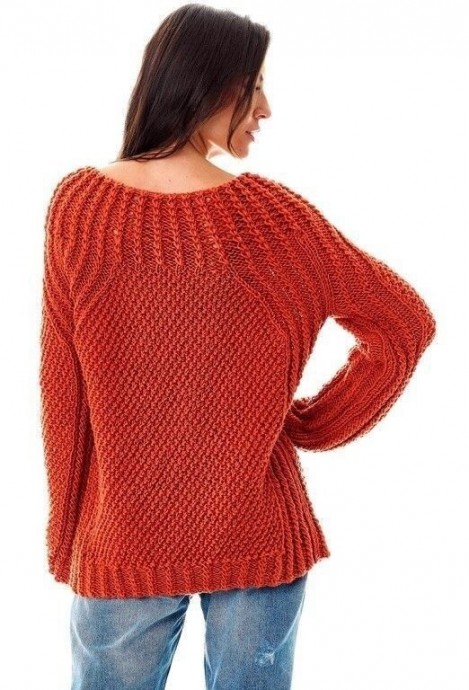 Пуловер с кокеткой из ажурных кос для женщин.