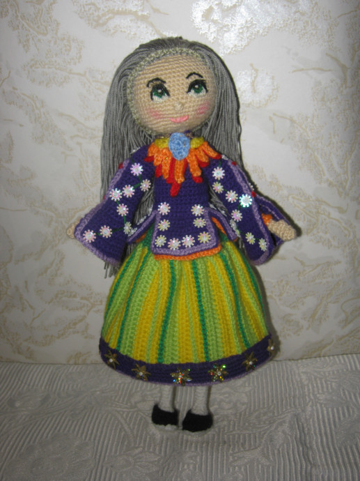 Кукла Алиса в китайском наряде из фильма "Алиса в Зазеркалье".