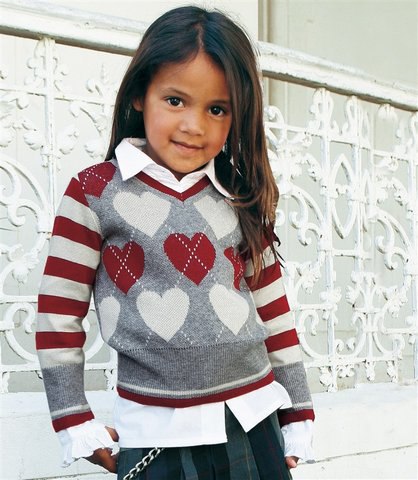 Сердечный свитерок для девочки