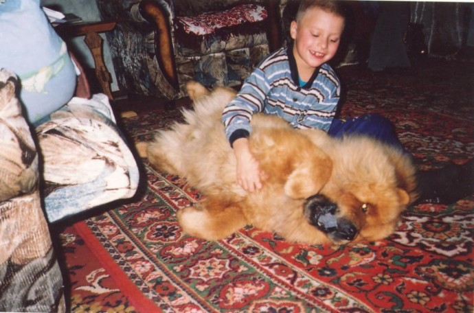 Лео и я. Посвящается памяти моей любимой собаки.