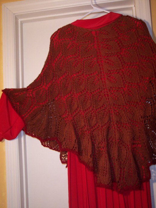 I knitted my shawls by my hands with long needles and I post them on internet for everybody to see.