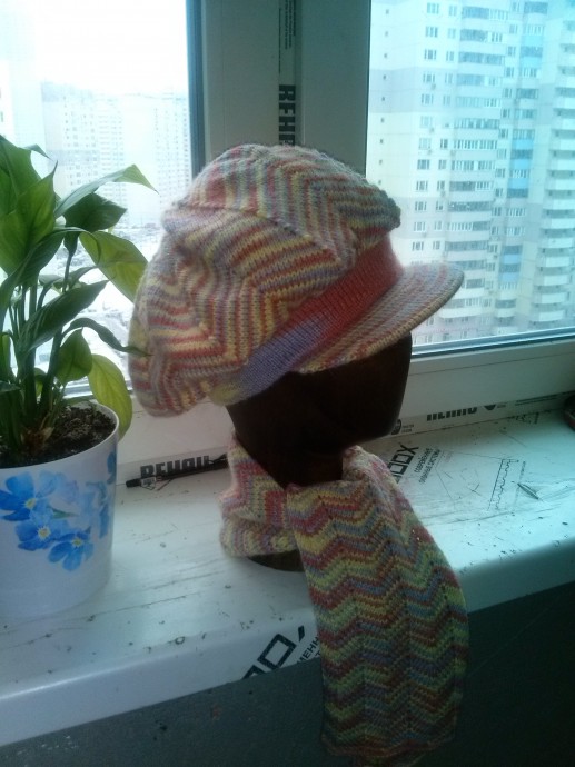 Комплект женская кепка с козырьком и шарфик