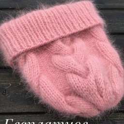 Интересная шапка спицами