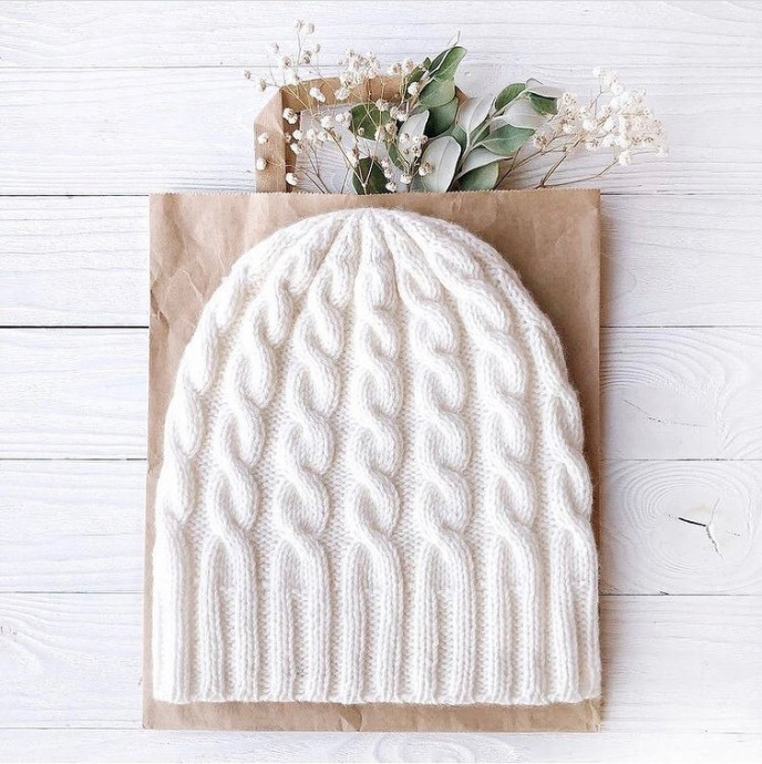 Описание красивой шапочки с узором "Косы" Описание красивой шапочки с узором "Косы"