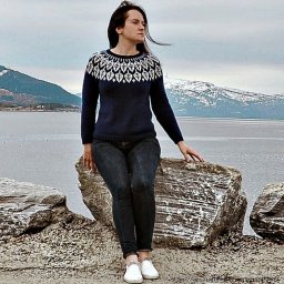 Джемпер "Листья" с круглой кокеткой и жаккардом