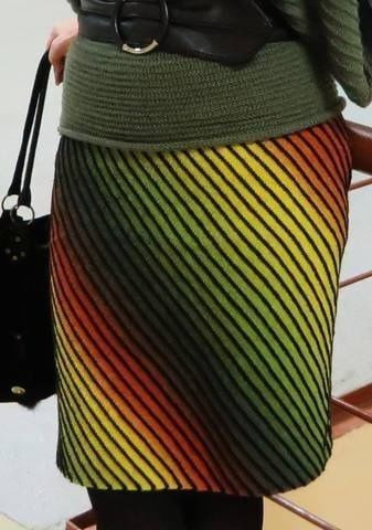 Юбка, связанная по диагонали