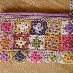 Косметичка, вязаная крючком