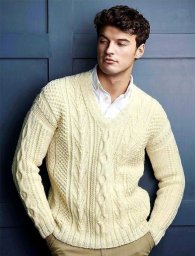 Мужской пуловер спицами с аранами