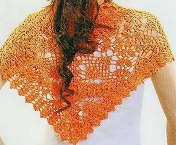 Ажурная манишка из мотивов крючком Ажурная манишка из мотивов крючком