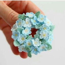 Аккуратные цветы крючком