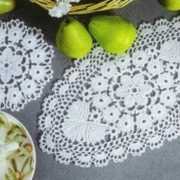 Ажурная овальная салфетка