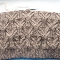 Эффектный узор спицами