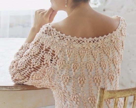 Красивая кофточка, связанная крючком Красивая кофточка, связанная крючком