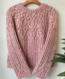 Джемпер с красивой кокеткой из переплетений