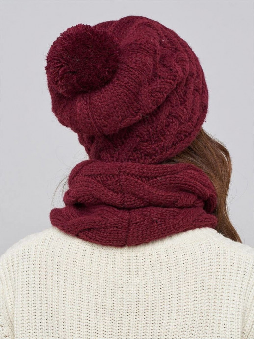 Шапка с узором &ldquo;королевские косы&rdquo; на двух спицах