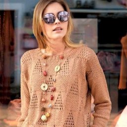 Пуловер с ажурным узором