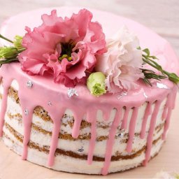 У нас сегодня сразу 8 именинниц!