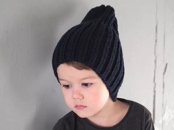 Детская шапочка-тыковка связана резинкой 2х3 &ndash; 2х2