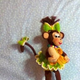 Милая вязаная игрушка