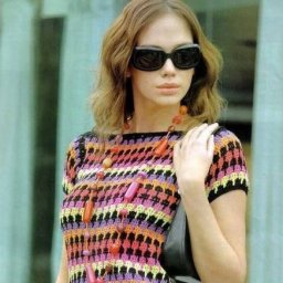 Яркая летняя кофточка