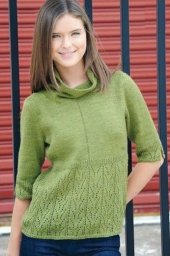 Вязаная кофточка с ажурным низом