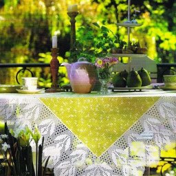 Нежная кайма для весенней скатерти