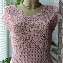 Нежный ажурный топ, связанный крючком