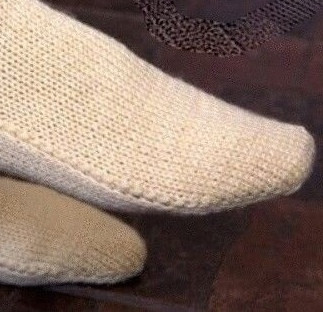 Вяжем носки на 2-х спицах без швов