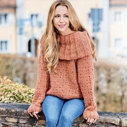 Свитер с большим воротником в широкую резинку