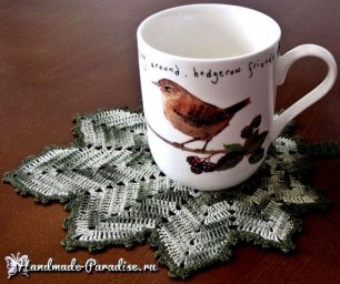 Вязаный подстаканник - кленовый лист