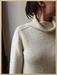 Белый базовый свитер Peri Soho с рукавом "реглан-погон".