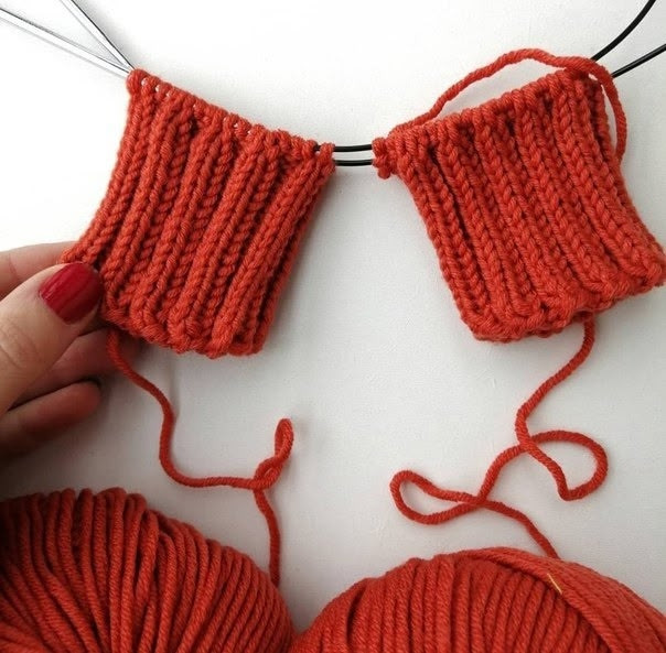 Варежки с косой, вяжем спицами