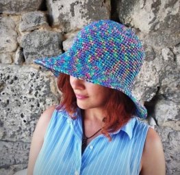 Шляпка из рафии крючком