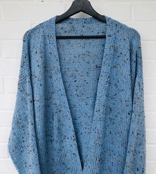 Базовый кардиган лицевой гладью: универсальная вещь, которая подходит ко всему