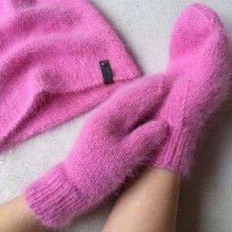 Пушистые варежки спицами