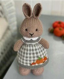 Очаровательные зайки спицами