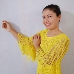 Яркая кофточка крючком