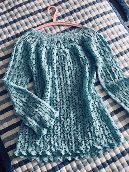 Красивый, легкий, модный пуловер