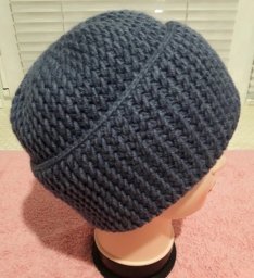 Шерстяная шапка спицами