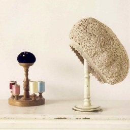 Стильный берет, связанный крючком